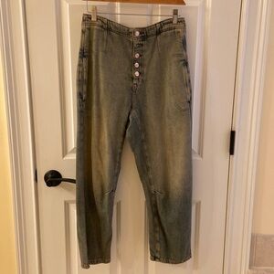 Free People Osaka Mid-rise Barrel Jean in Spearmint. Size 25. Worn once.